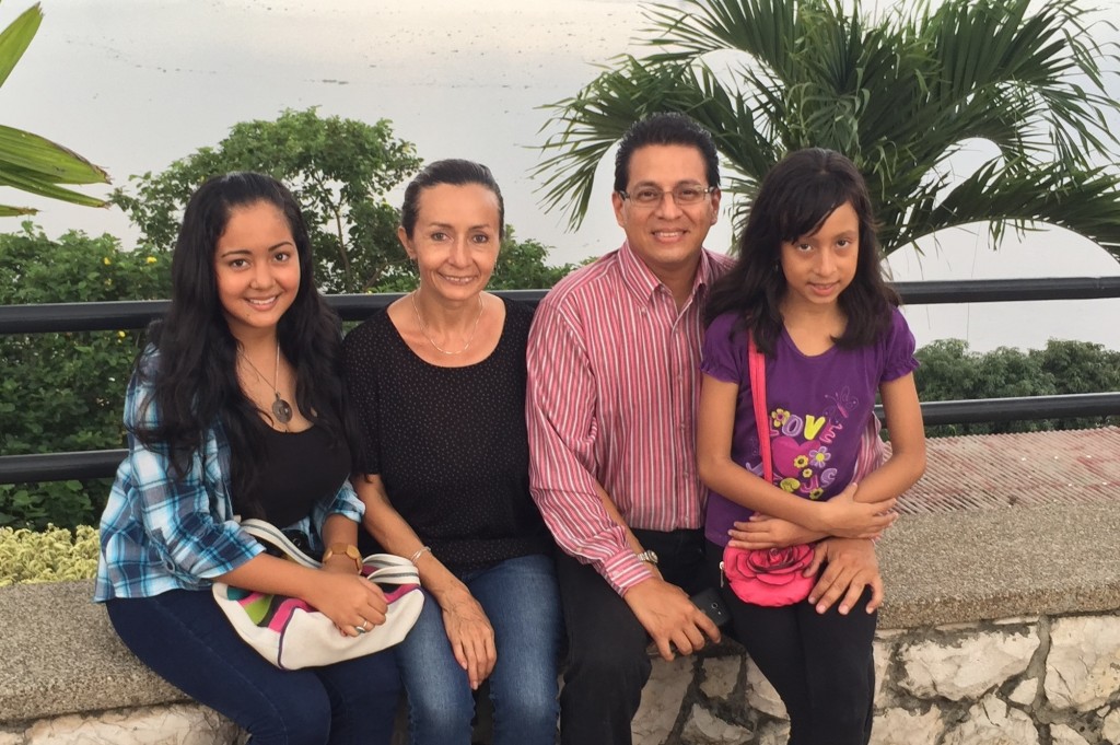 Un nuevo misionero representa por primera vez nuestro ministerio en Ecuador