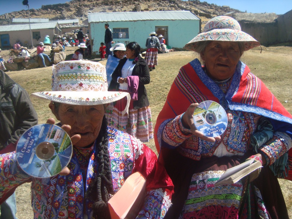 Después de años de orar y buscar la dirección de Dios en relación al alcanzar con el Evangelio a los que hablan el idioma quechua, finalmente este año hemos preparado una nueva herramienta evangelística